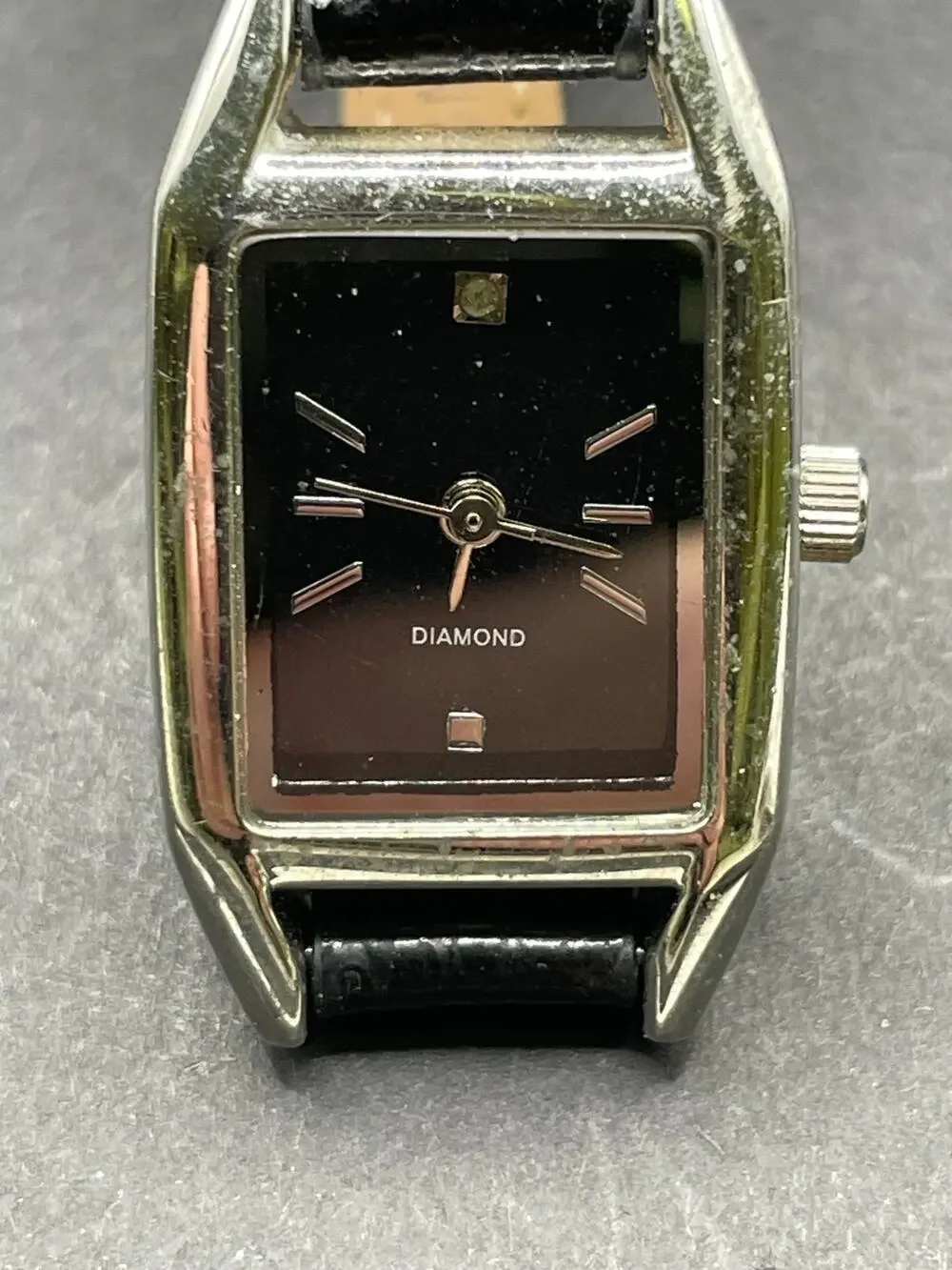 Vintage Diamond FMDKH313 Tank Watch Silver Tone Black Leather Band Japan Movt